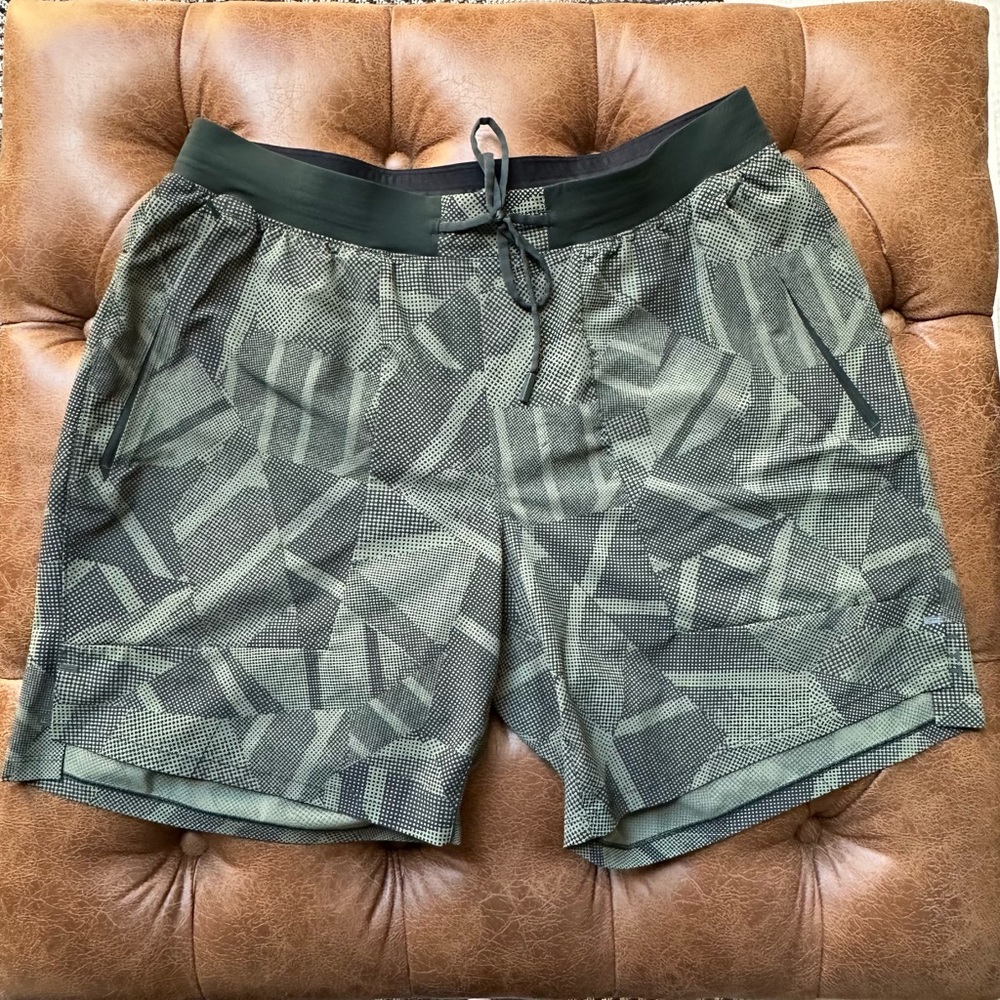 Lululemon License to Train Linerless Short 7”